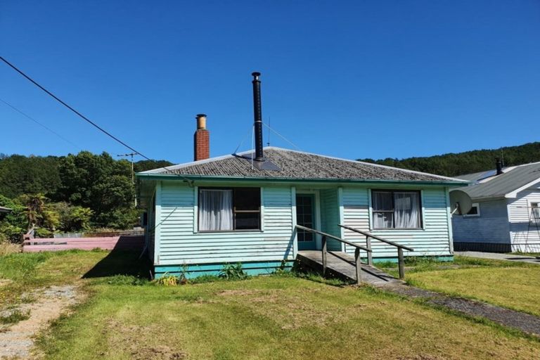 Photo of property in 50 Oxford Street, Taylorville, Greymouth, 7805