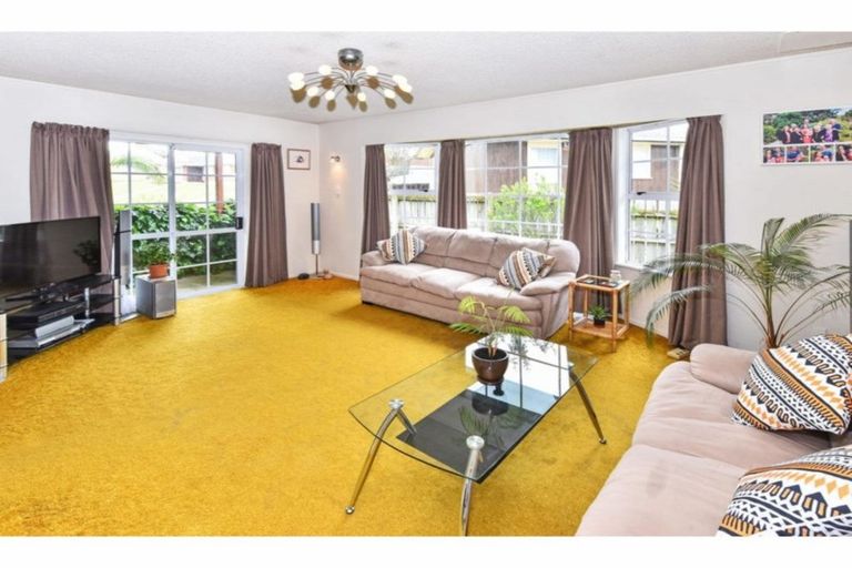 Photo of property in 22 Cheam Place, Pakuranga Heights, Auckland, 2010