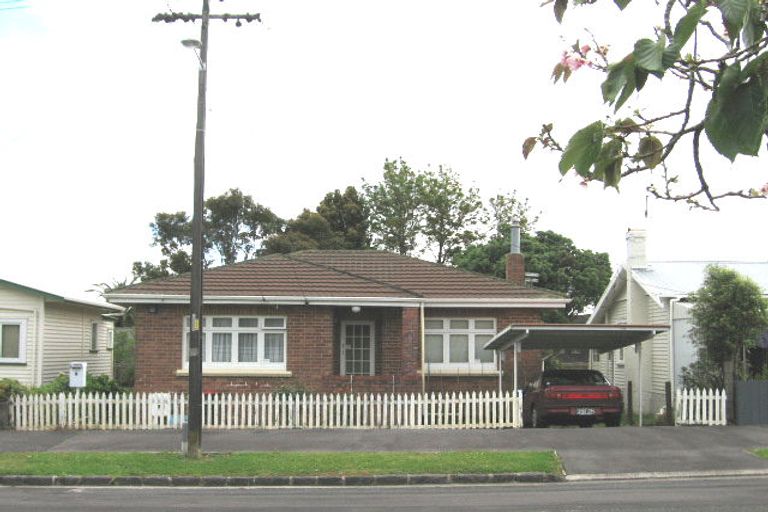 Photo of property in 8 Hawea Road, Point Chevalier, Auckland, 1022