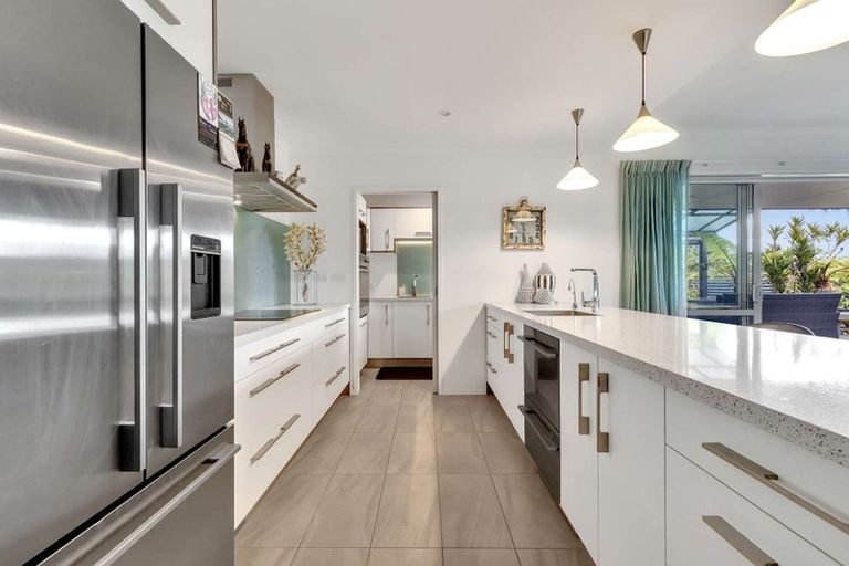 Photo of property in 20 Roseberry Place, Whitianga, 3510