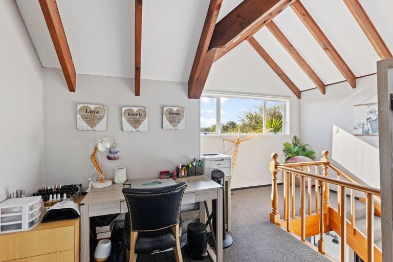 Photo of property in 4 Cargill Place, Frankleigh Park, New Plymouth, 4310