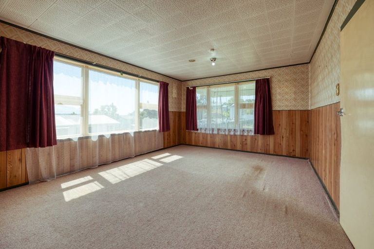 Photo of property in 31 Karaka Street, Helensville, 0800