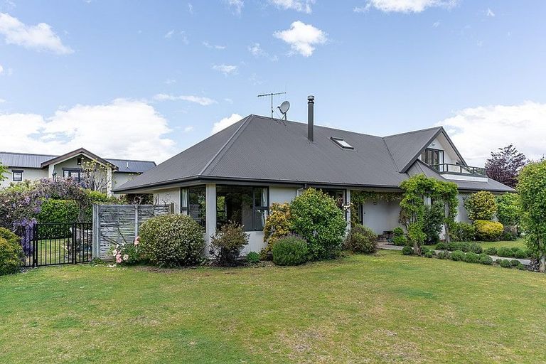Photo of property in 4 Baker Grove, Wanaka, 9305