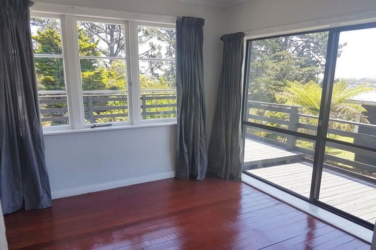 Photo of property in 213 Titirangi Road, Titirangi, Auckland, 0604