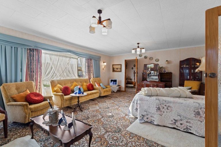 Photo of property in 43 Oriwa Crescent, Otaki, 5512