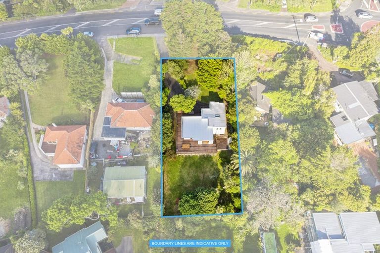 Photo of property in 261 Titirangi Road, Titirangi, Auckland, 0604