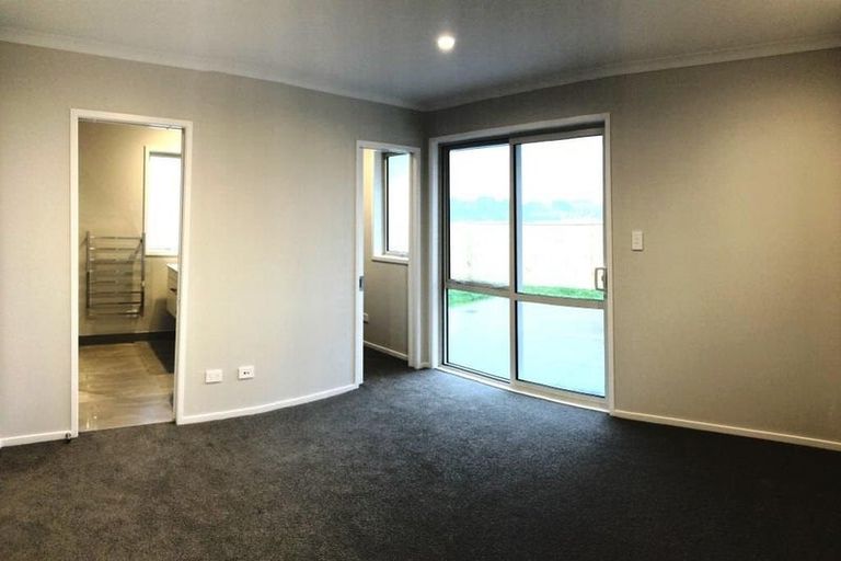 Photo of property in 24 Resolution Drive, Gulf Harbour, Whangaparaoa, 0930