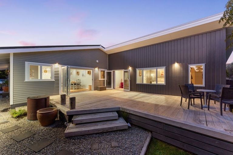 Photo of property in 12 Rawene Street, Waikanae, 5036