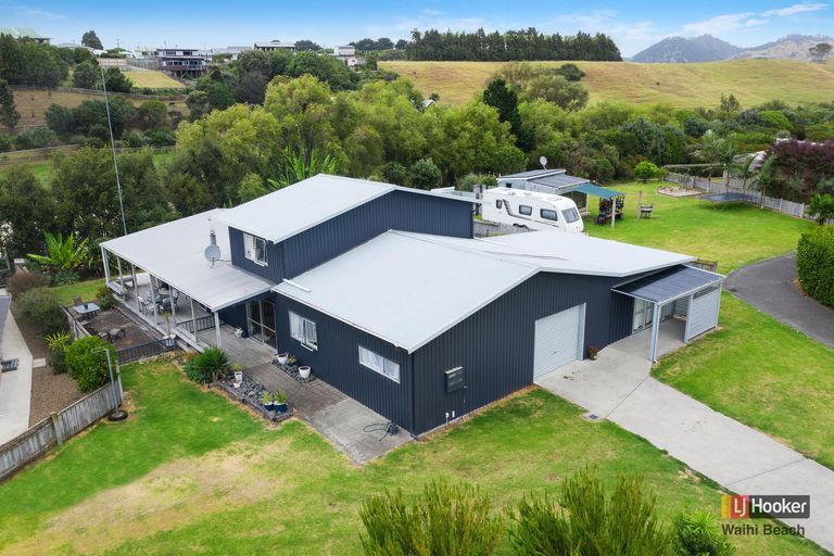 Photo of property in 11 Ocean Breeze Drive, Waihi Beach, 3611