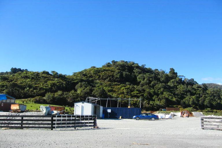 Photo of property in Valley Motor Imports, 185 Marsden Road, Greymouth, 7805