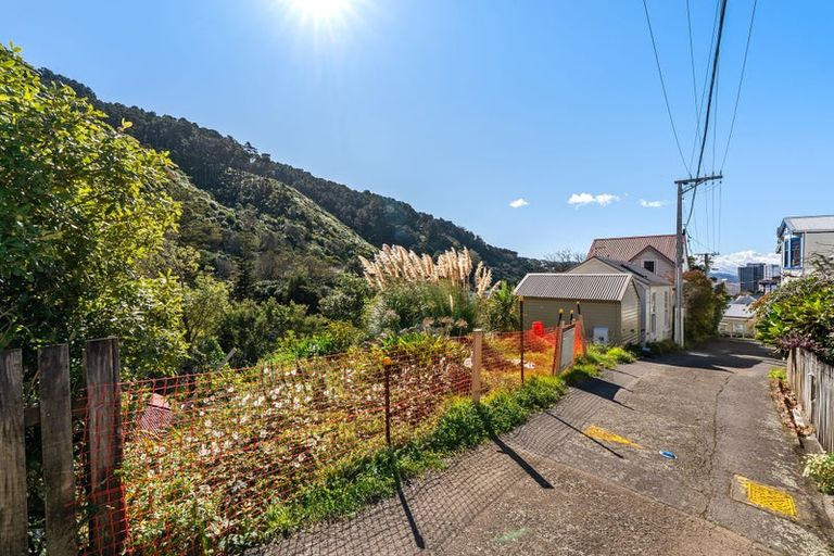 Photo of property in 12 Glenbervie Terrace, Thorndon, Wellington, 6011