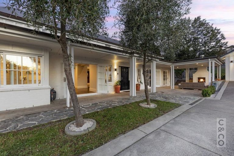 Photo of property in 853 State Highway 16, Waimauku, 0812