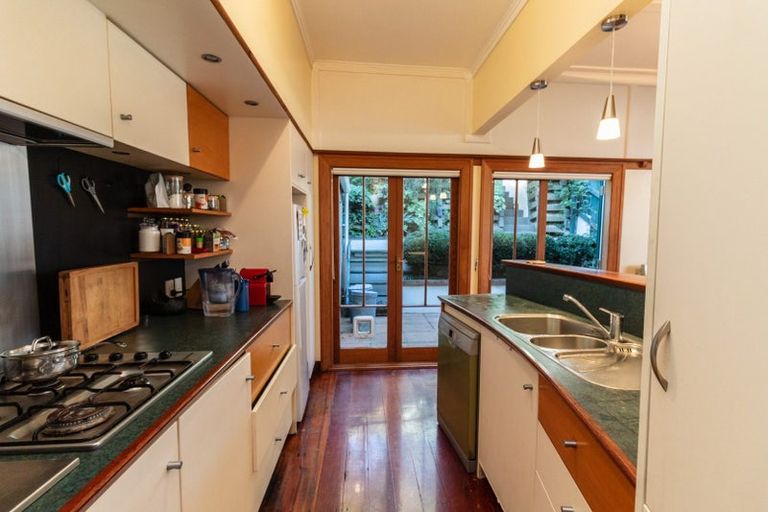 Photo of property in 40 Hawker Street, Mount Victoria, Wellington, 6011