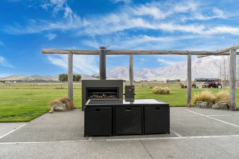 Photo of property in 10 Hardacre Place, Omarama, 9412