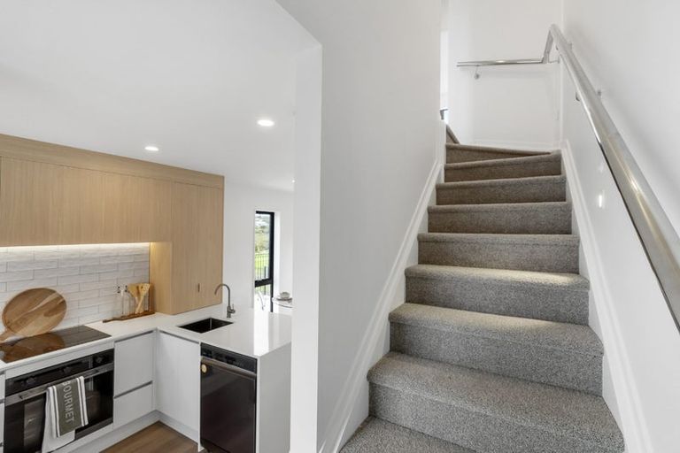 Photo of property in 11/10 Ngaroma House Drive, Hobsonville, Auckland, 0616