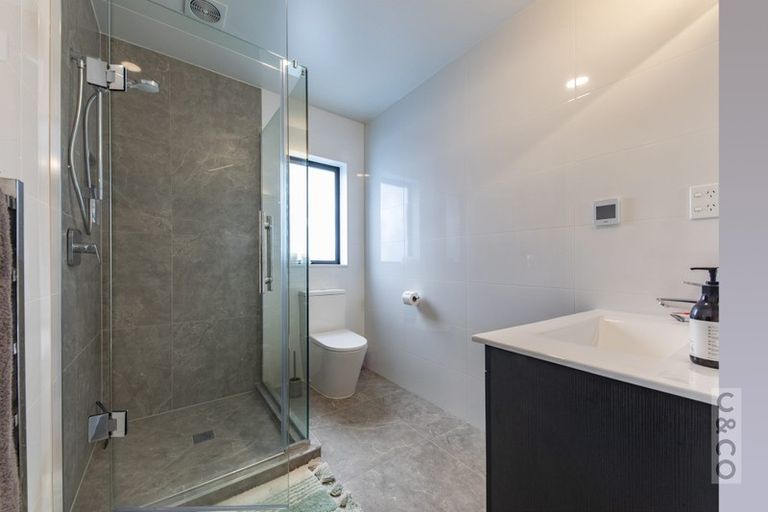 Photo of property in 83 Vinistra Road, Kumeu, 0810