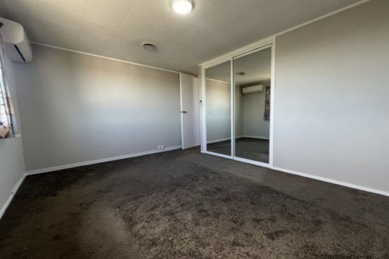 Photo of property in 18 Deodar Place, Totara Heights, Auckland, 2105