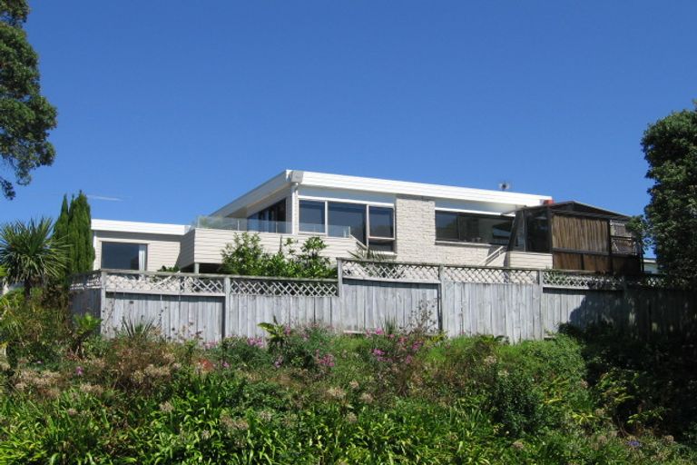 Photo of property in 1/42 Beach Road, Castor Bay, Auckland, 0620