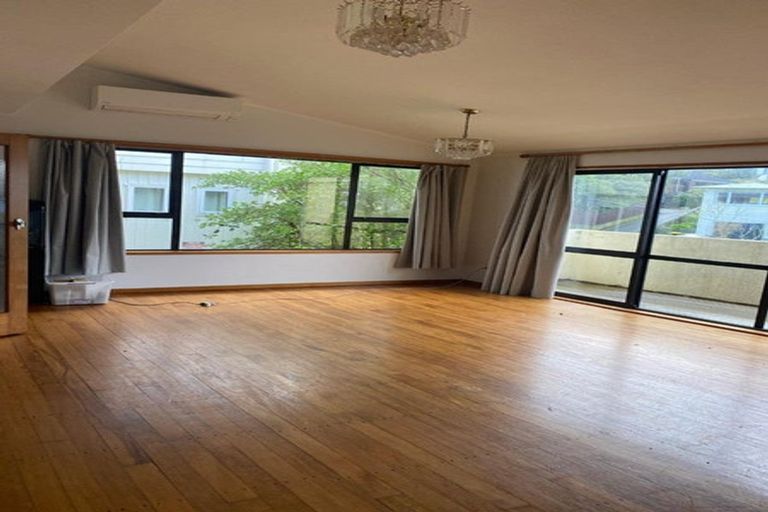 Photo of property in 5 Braemar Terrace, Johnsonville, Wellington, 6037