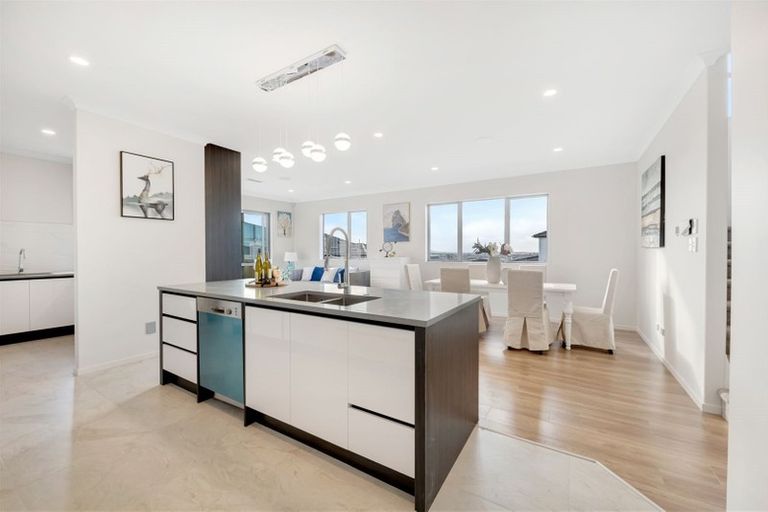Photo of property in 13 Aklander Rise, Flat Bush, Auckland, 2019