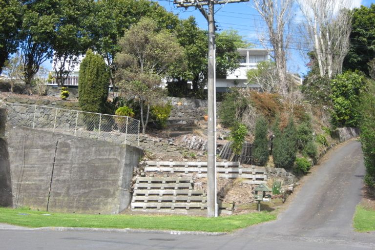 Photo of property in 13 Gordon Street, Glen Avon, New Plymouth, 4312