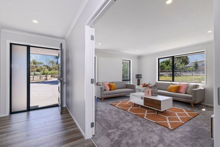 Photo of property in 21 Downer Access Road, Kaukapakapa, 0873