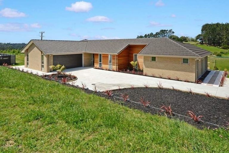 Photo of property in 262 Spur Road, Stillwater, Silverdale, 0993