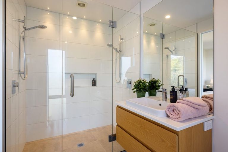 Photo of property in 110 Mount Pleasant Road, Mount Pleasant, Christchurch, 8081