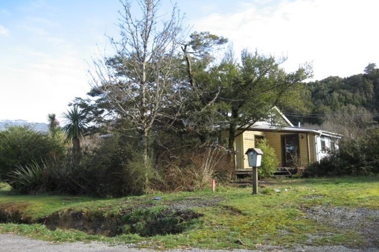 Photo of property in 3 Chamberlain Street, Blackball, 7804