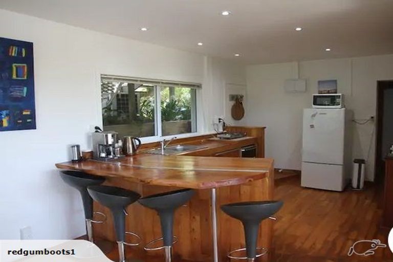 Photo of property in 25 Rosario Crescent, Red Beach, 0932