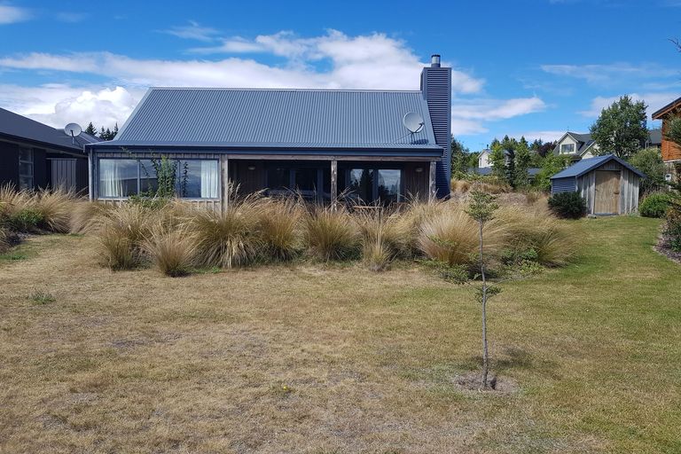 Photo of property in 19 Hamilton Drive, Lake Tekapo, 7999