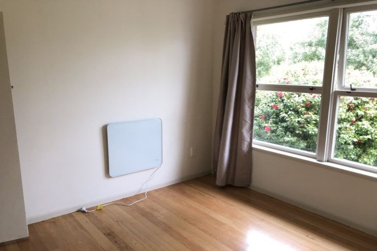 Photo of property in 2/13a Evelyn Place, Hillcrest, Auckland, 0627