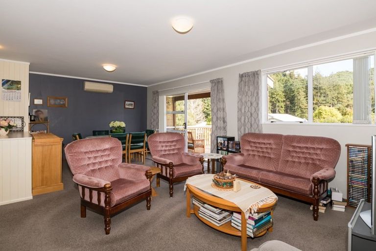 Photo of property in 49 Hampden Street, Picton, 7220