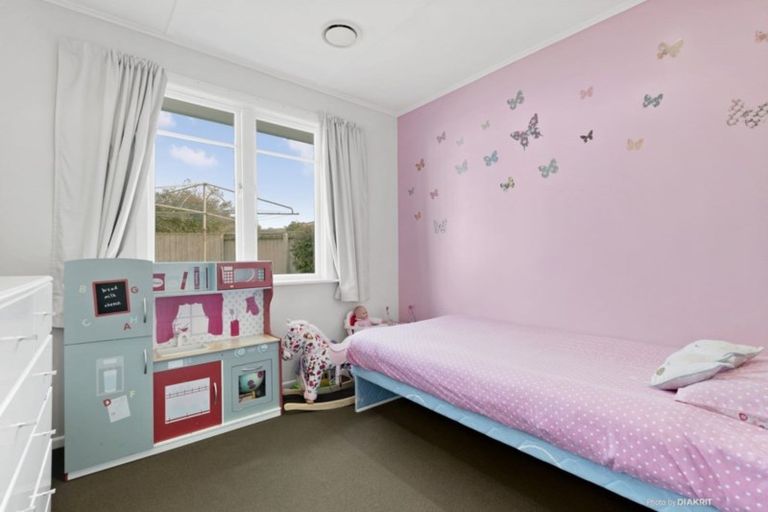 Photo of property in 7 Beazley Avenue, Paparangi, Wellington, 6037