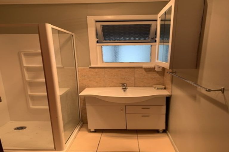 Photo of property in 26 Edinburgh Avenue, Rosehill, Papakura, 2113