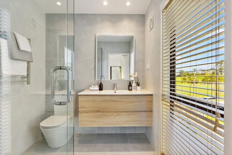 Photo of property in 38a Links Road, New Lynn, Auckland, 0600