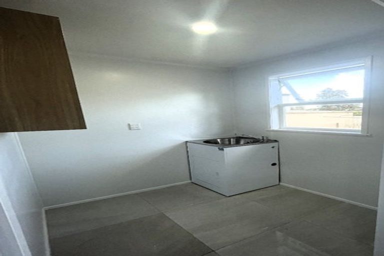 Photo of property in 27 Universal Drive, Henderson, Auckland, 0610