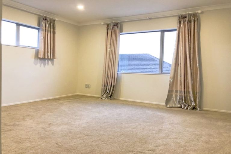 Photo of property in 306 Don Buck Road, Massey, Auckland, 0614
