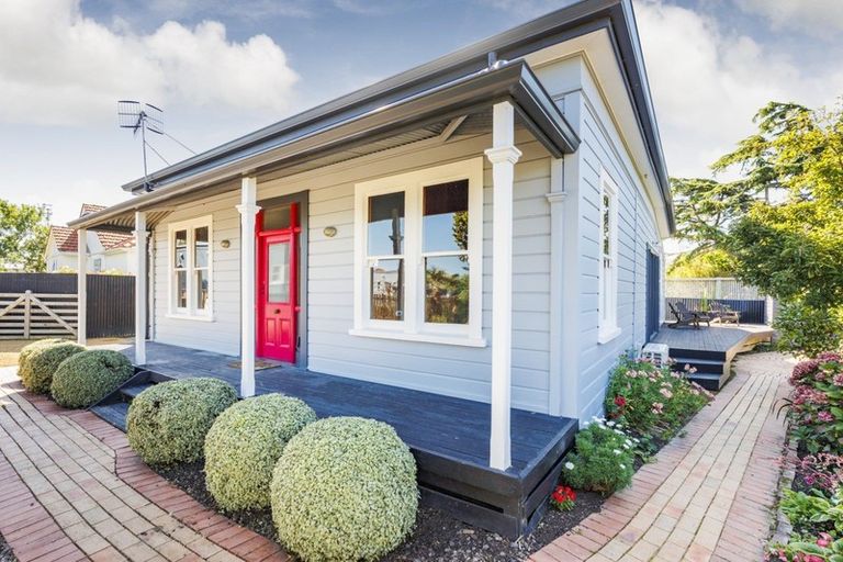 Photo of property in 73a Savage Crescent, West End, Palmerston North, 4412