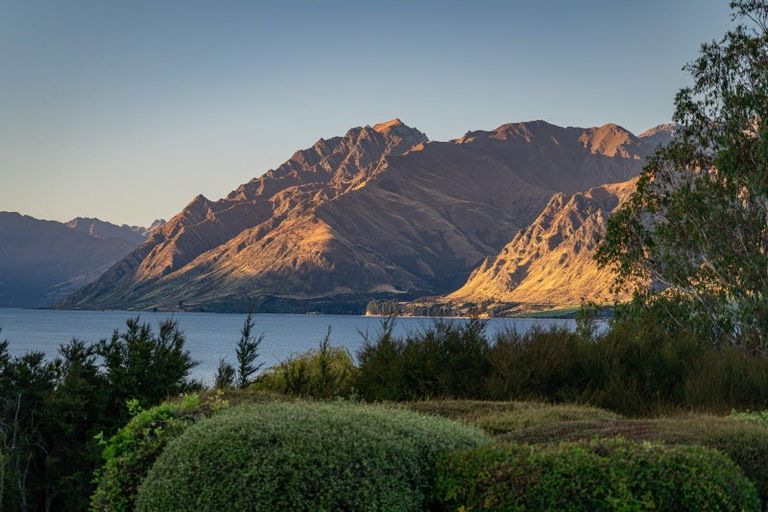 Photo of property in 188 Lakeview Terrace, Lake Hawea, 9382