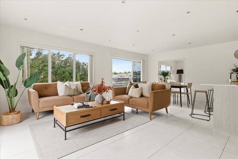 Photo of property in 11 Southill Way, Pyes Pa, Tauranga, 3112