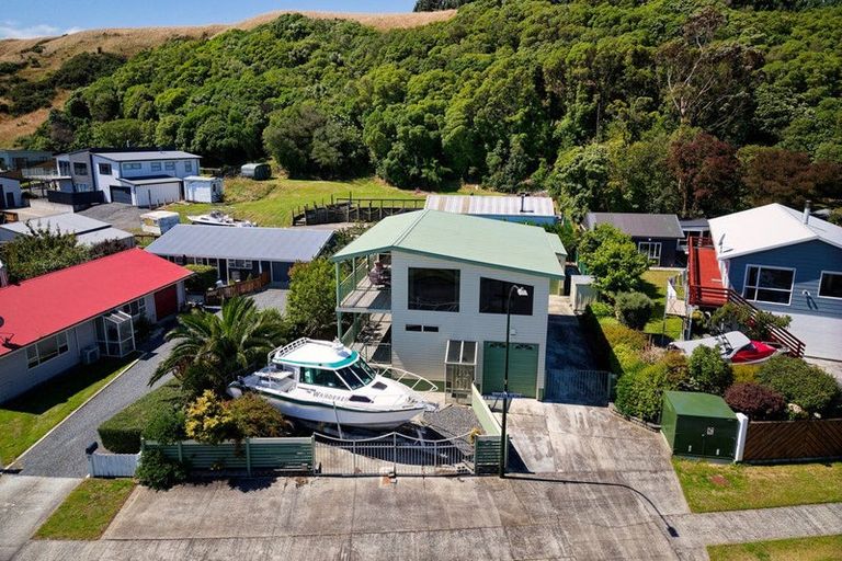 Photo of property in 36 Kotare Place, South Bay, Kaikoura, 7300