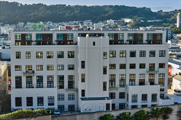 Photo of property in Augusta Apartments, 27/254 Willis Street, Te Aro, Wellington, 6011