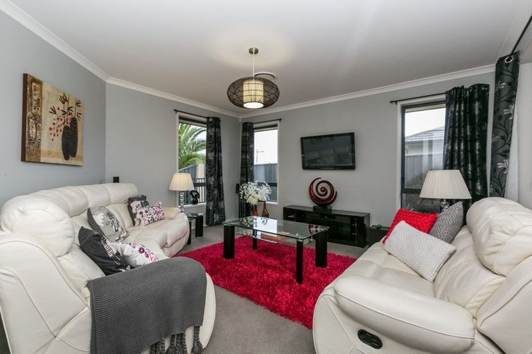 Photo of property in 6 Karoola Place, Havelock North, 4130