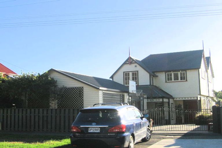 Photo of property in 390 Muritai Road, Eastbourne, Lower Hutt, 5013