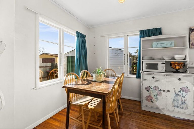 Photo of property in 5 Laws Place, Pirimai, Napier, 4112