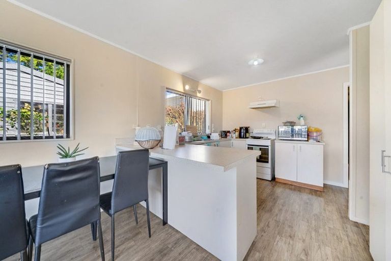 Photo of property in 1/3 Kelvin Road, Papakura, 2110