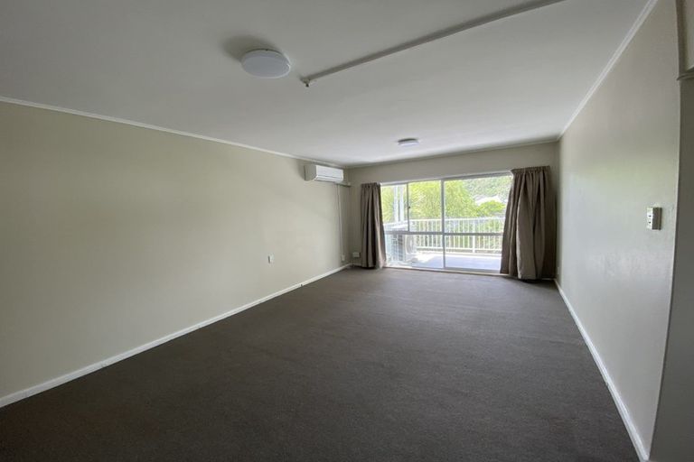 Photo of property in 95 Farmer Crescent, Taita, Lower Hutt, 5011