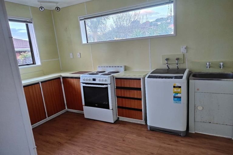 Photo of property in 42 Oxford Street, Tawa, Wellington, 5028