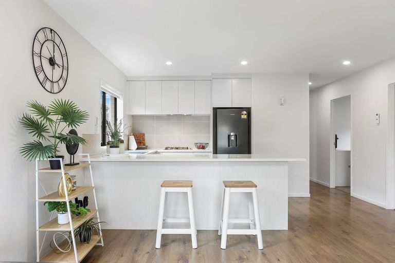 Photo of property in 10 Silver Beech Street, Takanini, 2110